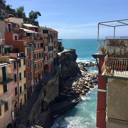 Sara Apartment, Comfort And Lateral Sea View Riomaggiore Luaran gambar