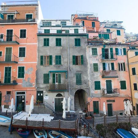 Sara Apartment, Comfort And Lateral Sea View Riomaggiore Luaran gambar
