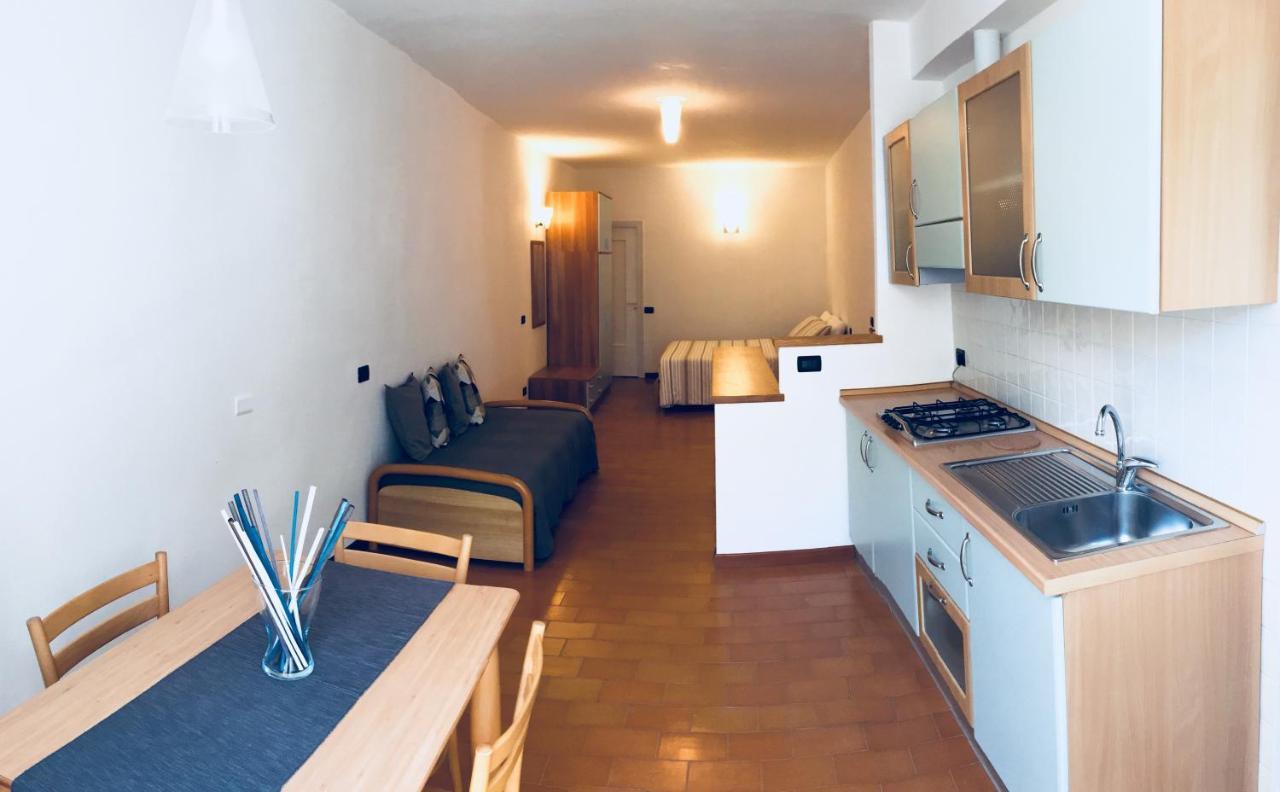 Sara Apartment, Comfort And Lateral Sea View Riomaggiore Luaran gambar
