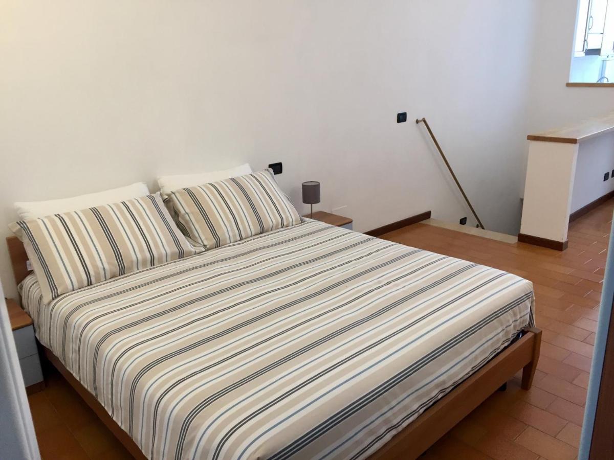 Sara Apartment, Comfort And Lateral Sea View Riomaggiore Luaran gambar