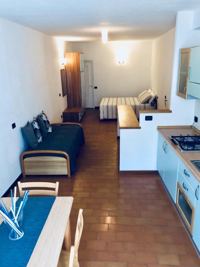 Sara Apartment, Comfort And Lateral Sea View Riomaggiore Luaran gambar